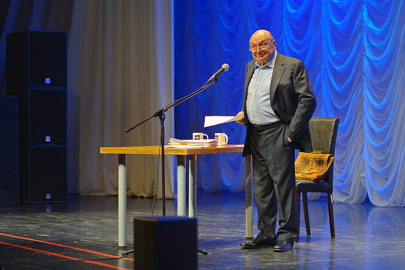 1100 X 734 307.4 Kb 19.02.15-. ' '