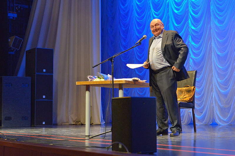 1100 X 734 349.1 Kb 19.02.15-. ' '