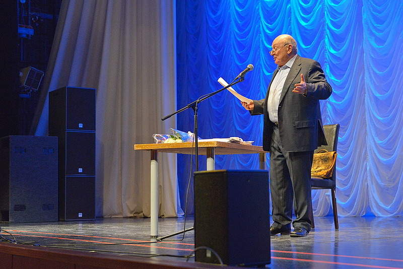 1099 X 734 356.0 Kb 1100 X 734 349.1 Kb 19.02.15-. ' '