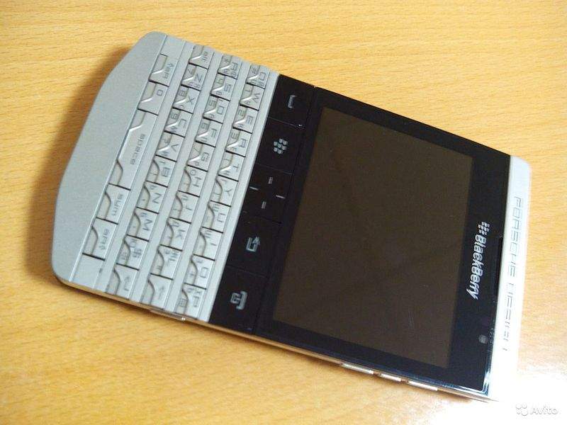 1280 X 960 121.7 Kb    Blackberry P9981 Porsche Design