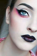 1920 X 2880 892.5 Kb  make up ()- 