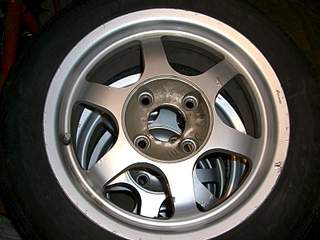 1600 X 1200 158.7 Kb   R15 4*114, 3 c   185/65 R15