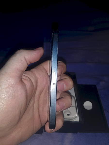 1920 X 2560 160.9 Kb 1920 X 2560 119.0 Kb  iphone 516 black ()