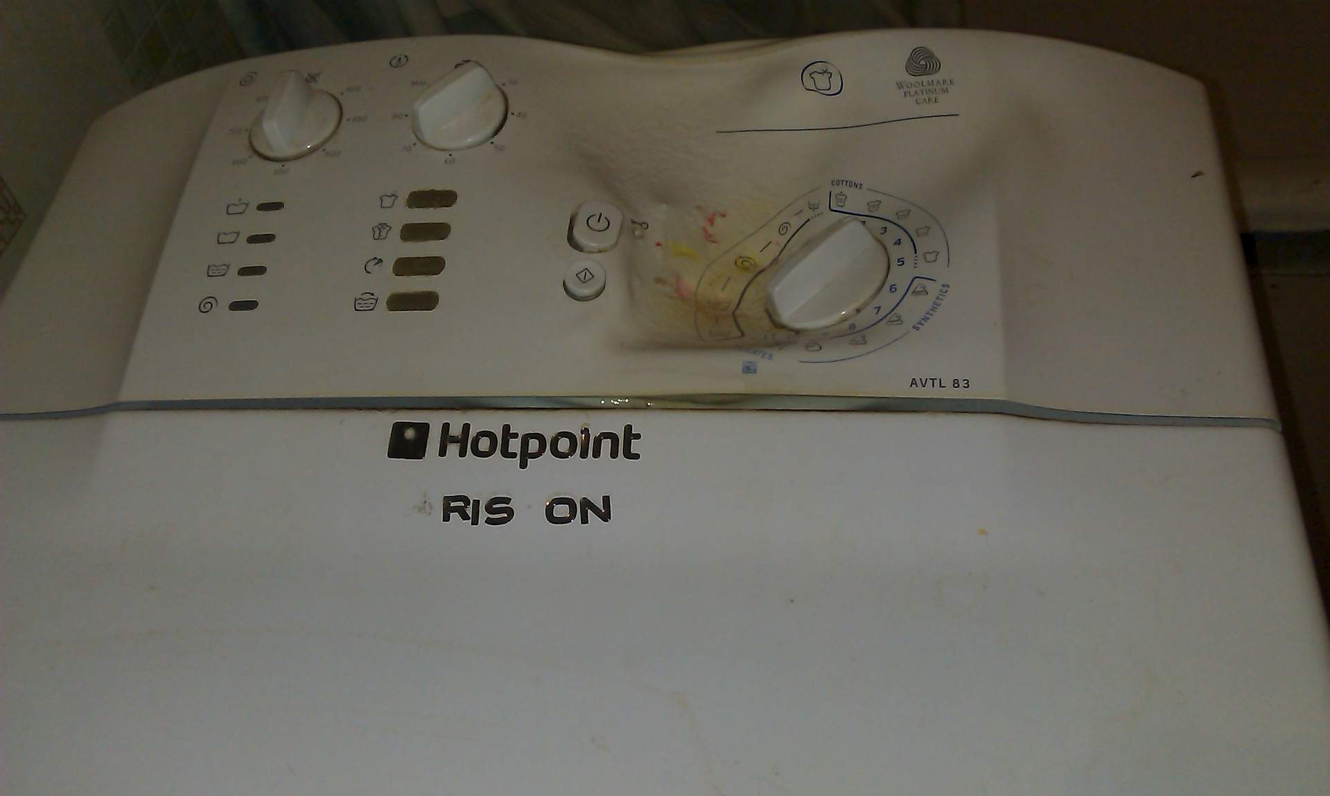 Как снять замок на hotpoint avtl 104