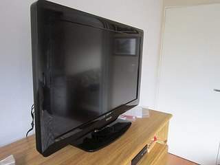 500 X 375  23.1 Kb 1280 X 768 241.3 Kb    Philips 32PFL3615