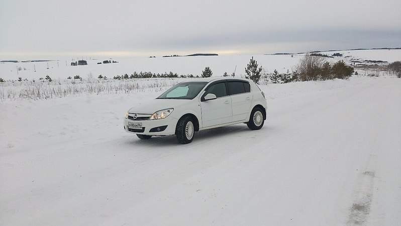 1307 X 735 125.1 Kb 1307 X 735 146.0 Kb Opel Astra 2012 .