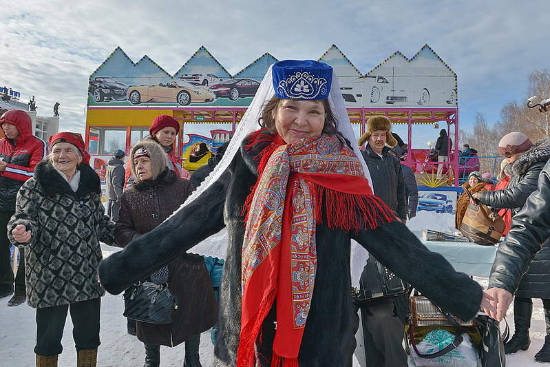 1100 X 734 412.5 Kb 1099 X 734 350.4 Kb 490 X 734 183.2 Kb 6  2014, LUMEN,  rystall hall.