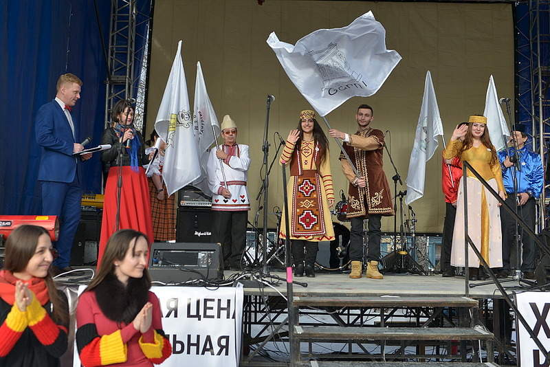 1099 X 734 368.8 Kb 1100 X 734 328.0 Kb 6  2014, LUMEN,  rystall hall.