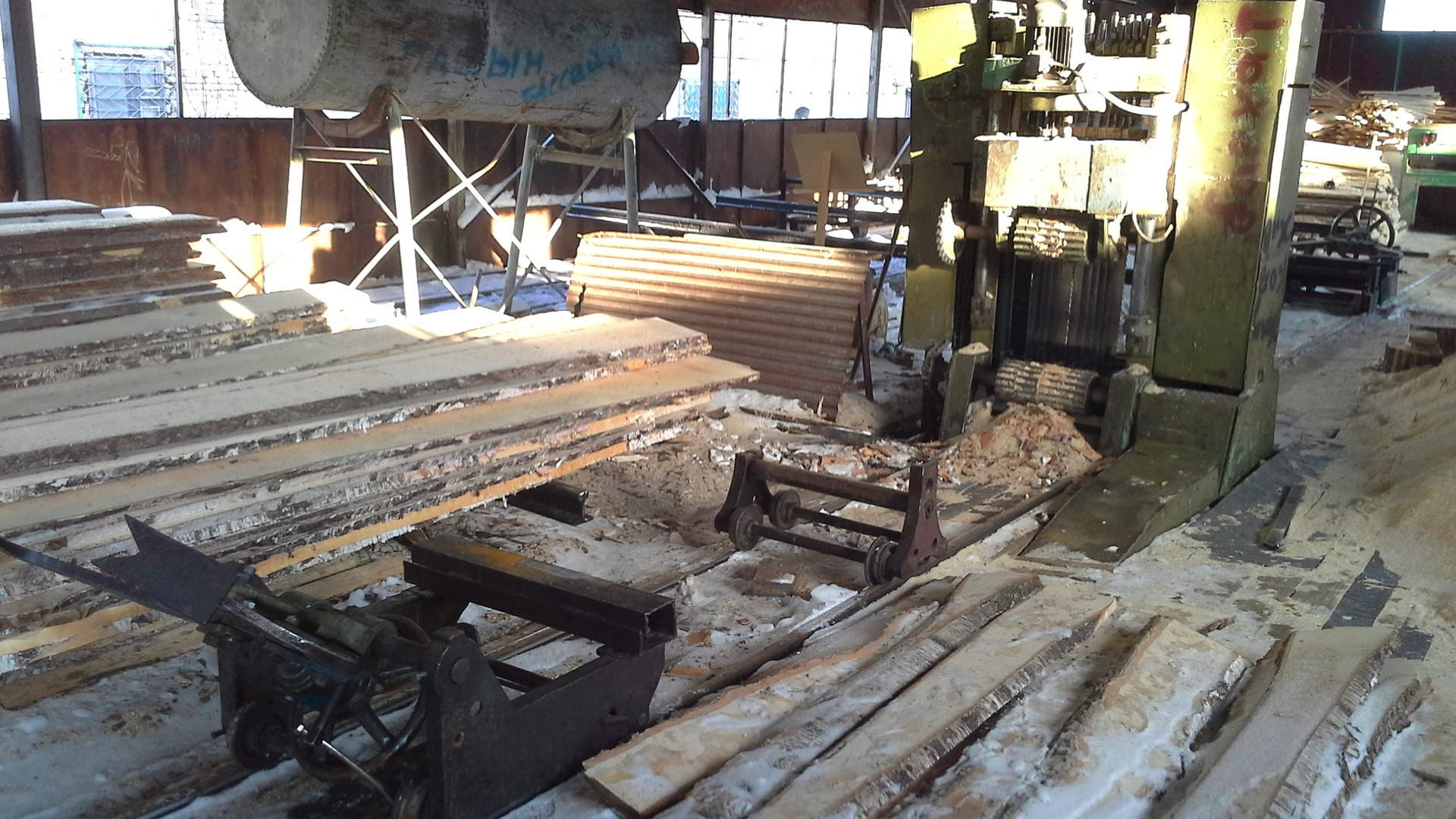 Дпу 600 пилорама. Дисковая пилорама алтай дпа 600. Лесопилка. Пилорама в рассказово тамбовская. Пилорама ленточная пгл90.