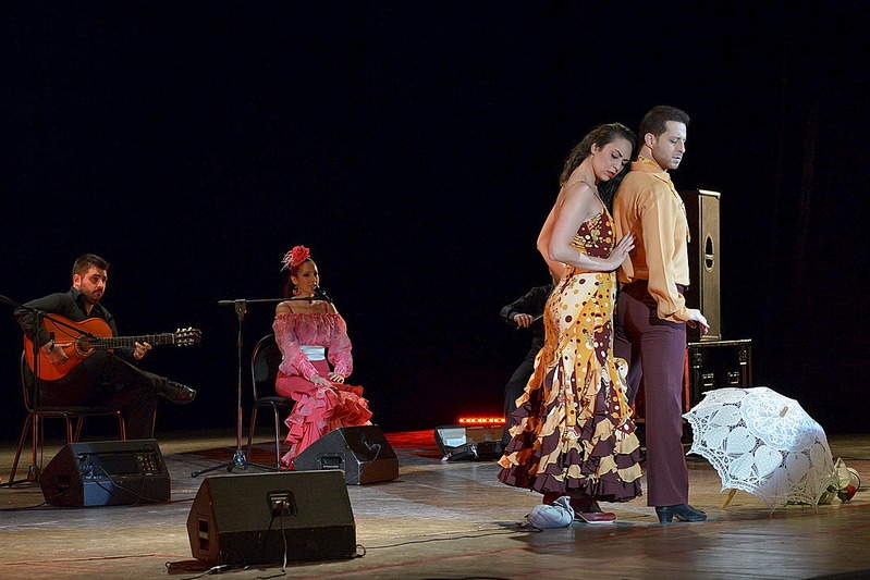 1100 X 734 279.7 Kb 6  2014, LUMEN,  rystall hall.