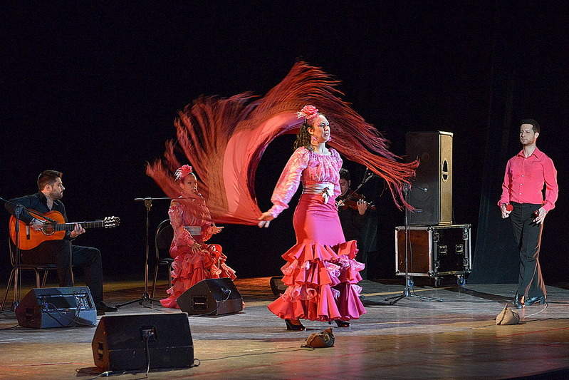 1100 X 734 354.6 Kb 1100 X 734 306.1 Kb 1100 X 734 273.4 Kb 1099 X 734 267.4 Kb 1100 X 734 253.4 Kb 6  2014, LUMEN,  rystall hall.