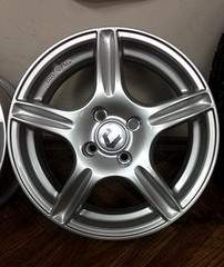 358 X 425 40.9 Kb    dezent R15  Sandero Stepway