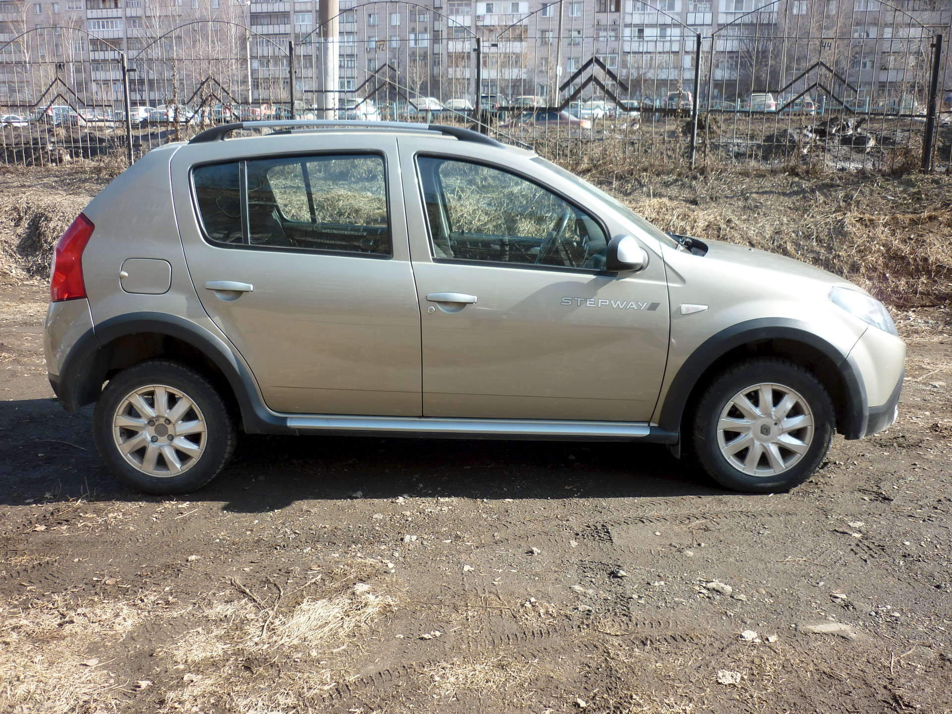 Renault Sandero Stepway 2011 г. не битая 100% 1 хозяин ФОТО