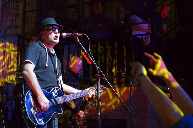 1099 X 734 303.7 Kb 1100 X 734 296.5 Kb 05.04 -   @  [' ']