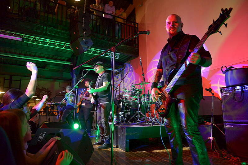 1100 X 734 353.7 Kb 05.04 -   @  [' ']