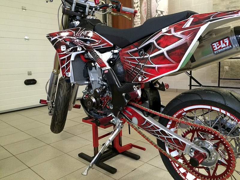 1920 X 1440 703.5 Kb .  .