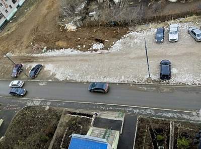 526 X 390 101.3 Kb 12.04.2015 ДТП во дворе Либкнехта, шевроле задним ходом наехал на мальчика на велике