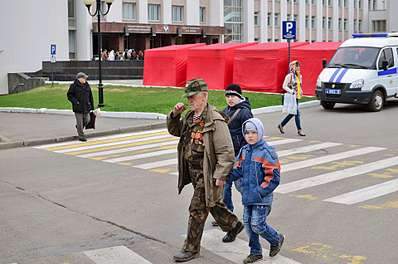1920 X 1271 267.0 Kb 1920 X 1271 328.8 Kb 9 мая 2015: Транспортная помощь Ветеранам в дни празднования 70-летия Победы!