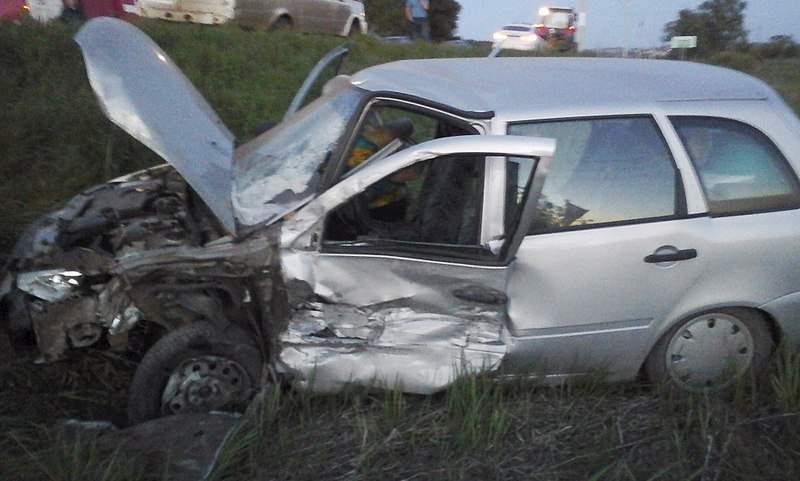 2048 X 1232 334.4 Kb 26.05.2015   1  --,  ( ) vs 