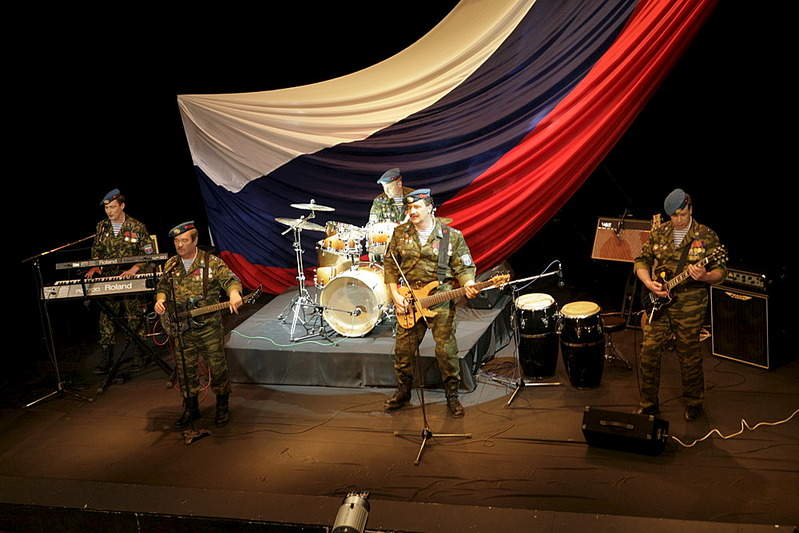 1000 X 667 186.4 Kb Концерт группы 'Голубые береты' в Ижевске 9 августа