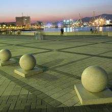 220 x 220  Premium  ( )