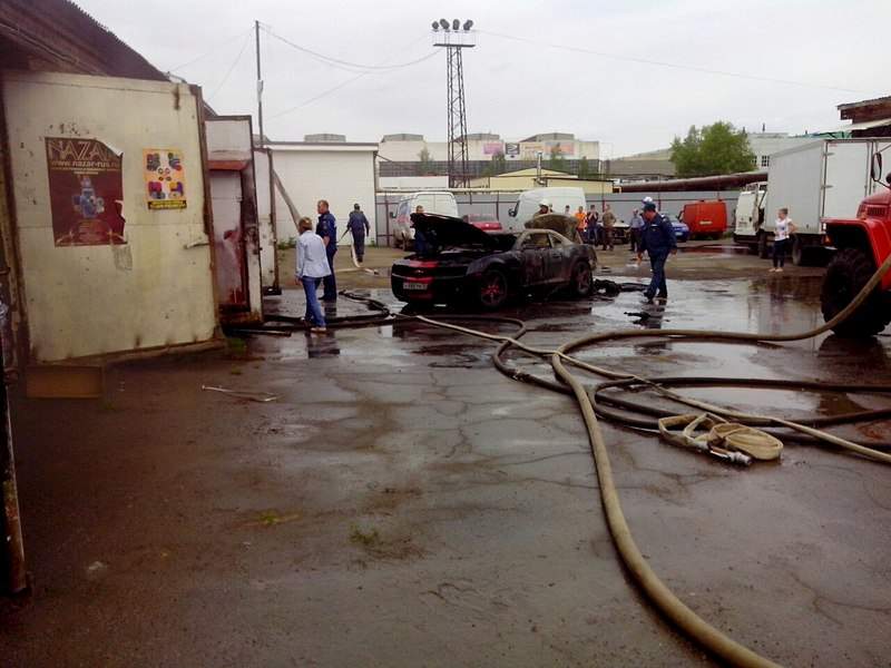 1280 X 960 198.5 Kb 604 x 453 604 x 453 604 x 453 На ул. Телегина. Сгорели автомобиль Chevrolet Camaro и УАЗ