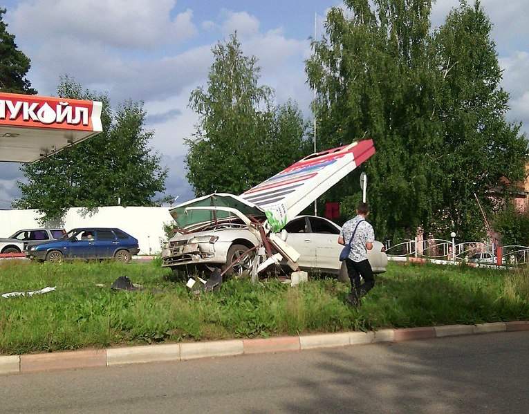 960 X 752 197.5 Kb 625 x 455 864 X 615 123.2 Kb 09.08.2015 ДТП в Воткинске, водила на Toyota Mark 2 добился падения цен на Лукойле