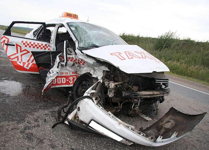 1920 X 1375 287.4 Kb 09.08.2015    .    vs. VW Polo vs. -2141