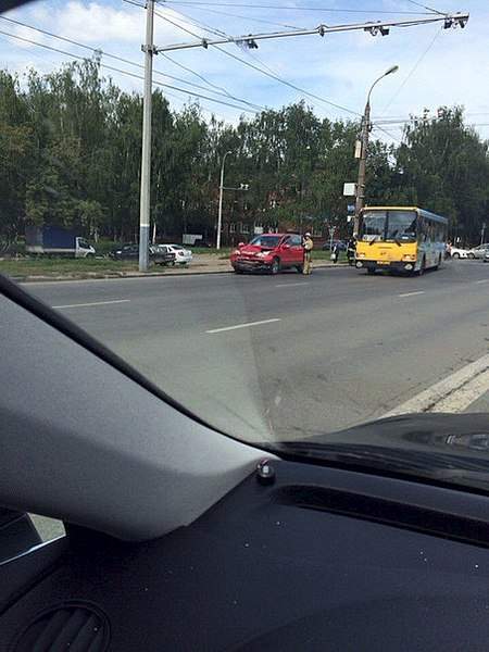 453 X 604 57.3 Kb 1536 X 1148 345.8 Kb 1952 X 1168 361.7 Kb 14.08.2015 видео ДТП на Удмуртская - Краева, 3 авто