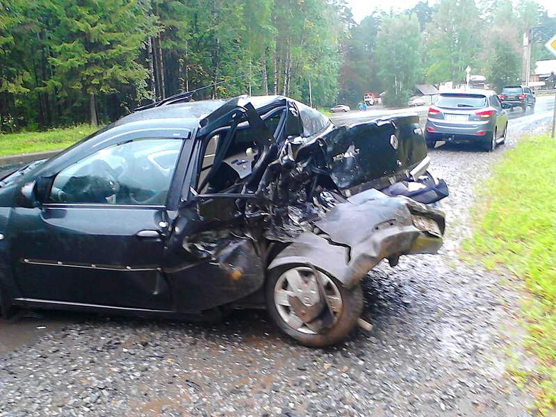 2048 X 1536 613.4 Kb 1424 X 861 227.4 Kb 1280 X 768 187.1 Kb 18.08.2015 ДТП на Якшур-Бодьинском тракте, Газель и Рено Логан (пьяный)