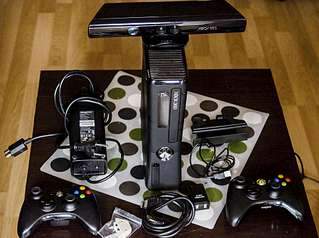 1920 X 1430 332.2 Kb 1920 X 1604 206.2 Kb  X-Box 360 Slim 320 Gb  Kinect  