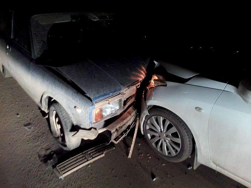 1920 X 1440 184.0 Kb 720 X 960 127.7 Kb 04.09.2015 ДТП на ул. Буммашевская, 86, пьяный на семерке протаранил 4 авто