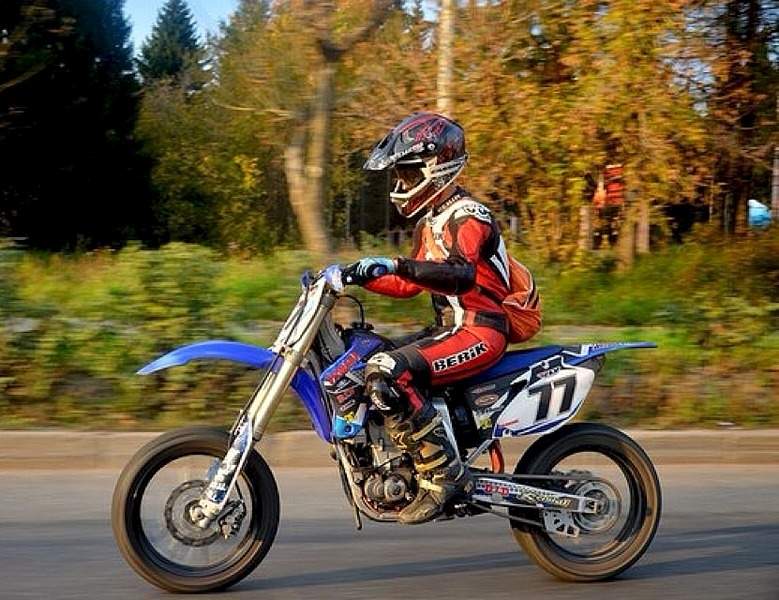 831 X 640 191.7 Kb   YZ450F