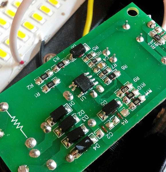 1728 X 1785 714.8 Kb   led