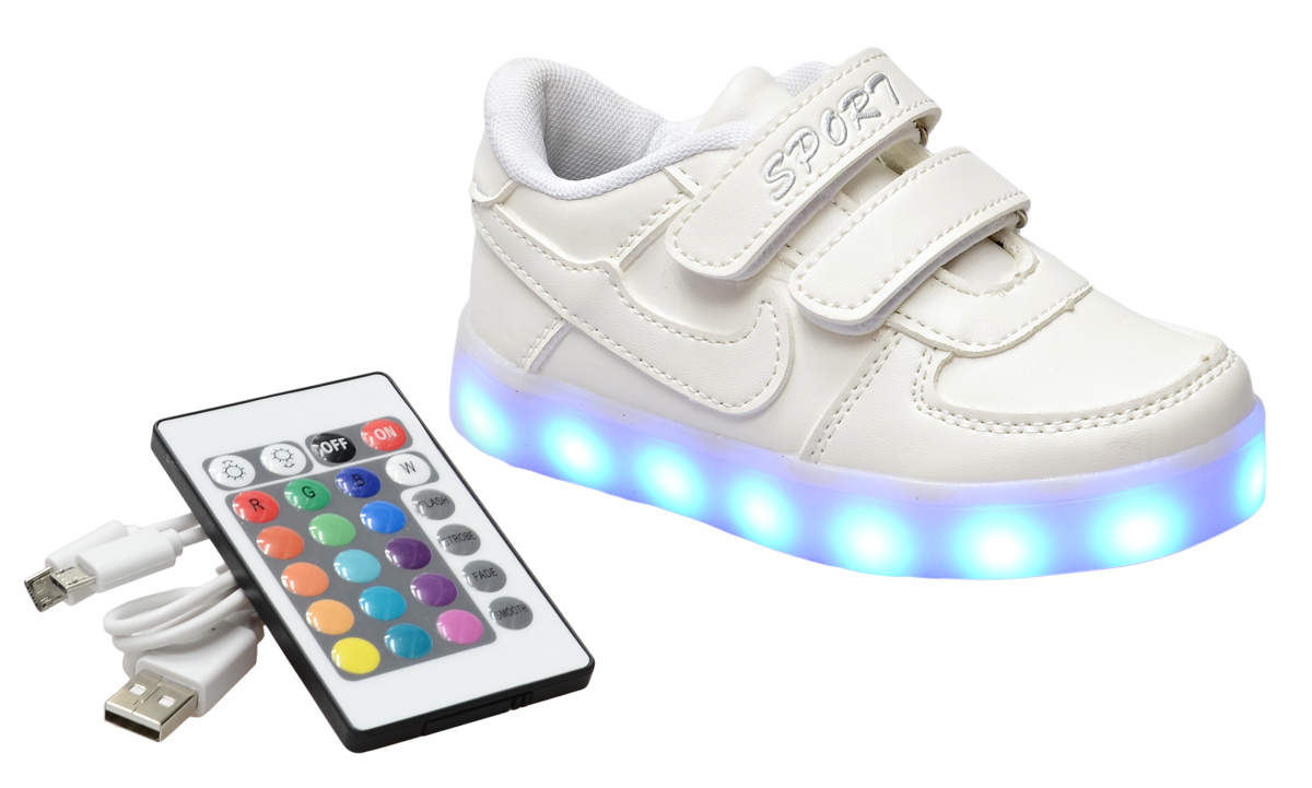 Кроссовки интернет доставка. Светящиеся кроссовки для девочек. Светящиеся кроссовки с пультом. Кроссовки светящиеся с пультом для девочки. Кроссовки с лампочками.