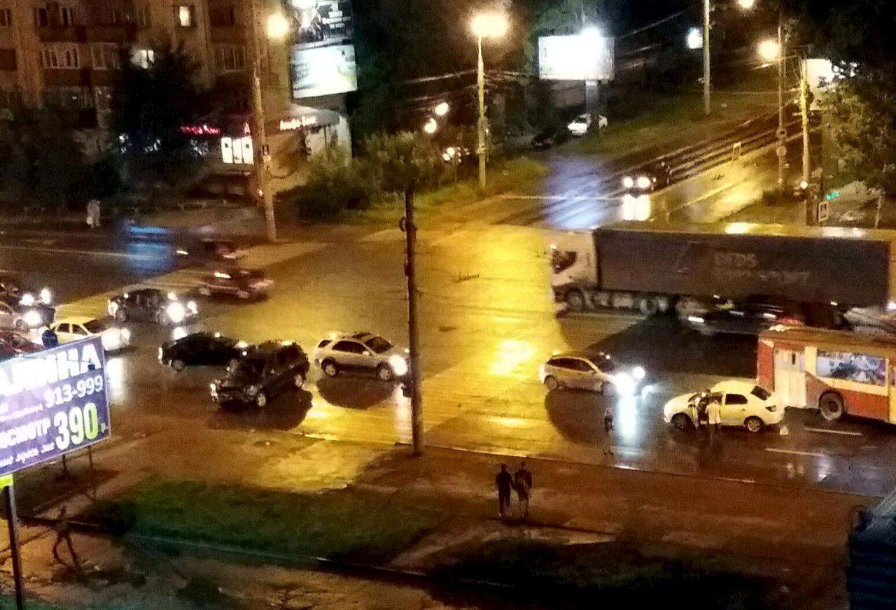 Взрыв газа в ижевске 9 ноября 2017. Пожар в удмуртии вчера. Что происходит в ижевске сейчас. Авария на удмуртской в ижевске вчера. Город ижевск пожар.