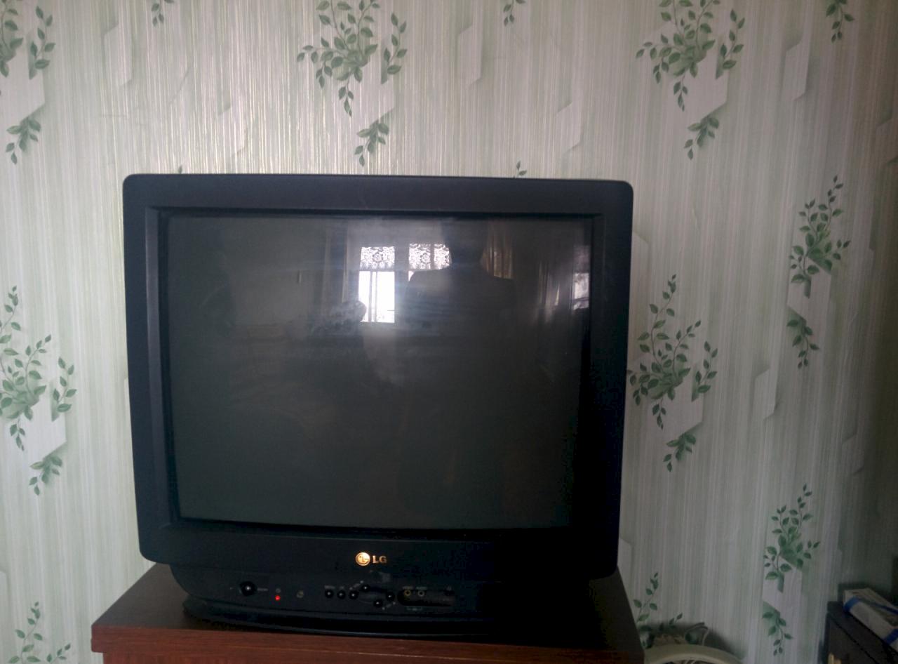 Авито телевизоры красноярском. LG телевизоры 54. Телевизор б/у. Телевизор Элджи старый. Телевизор 54 см б у.