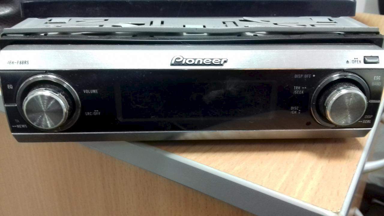 Продам Pioneer deh-88rs; Pioneer deh-88rs2; DLS R6A Limited Edition