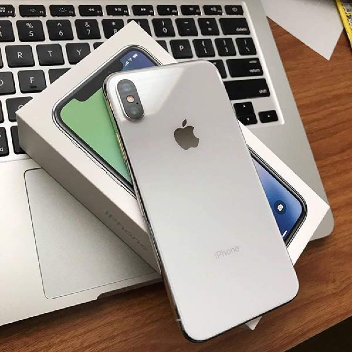 iPhone X Silver 64Gb