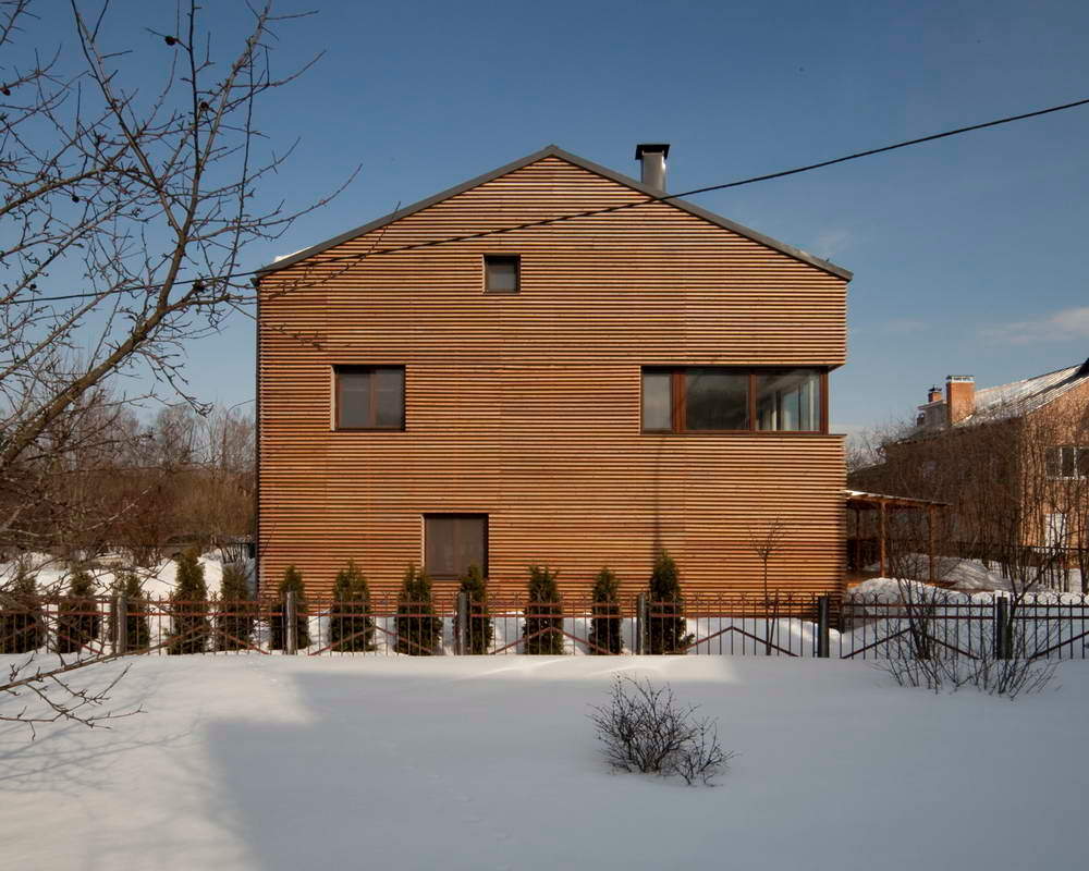 Деревянные надстройки. Надстройка над домом на сваях. Дом с надстройками. Деревянные надстройки. Надстройка над домом.