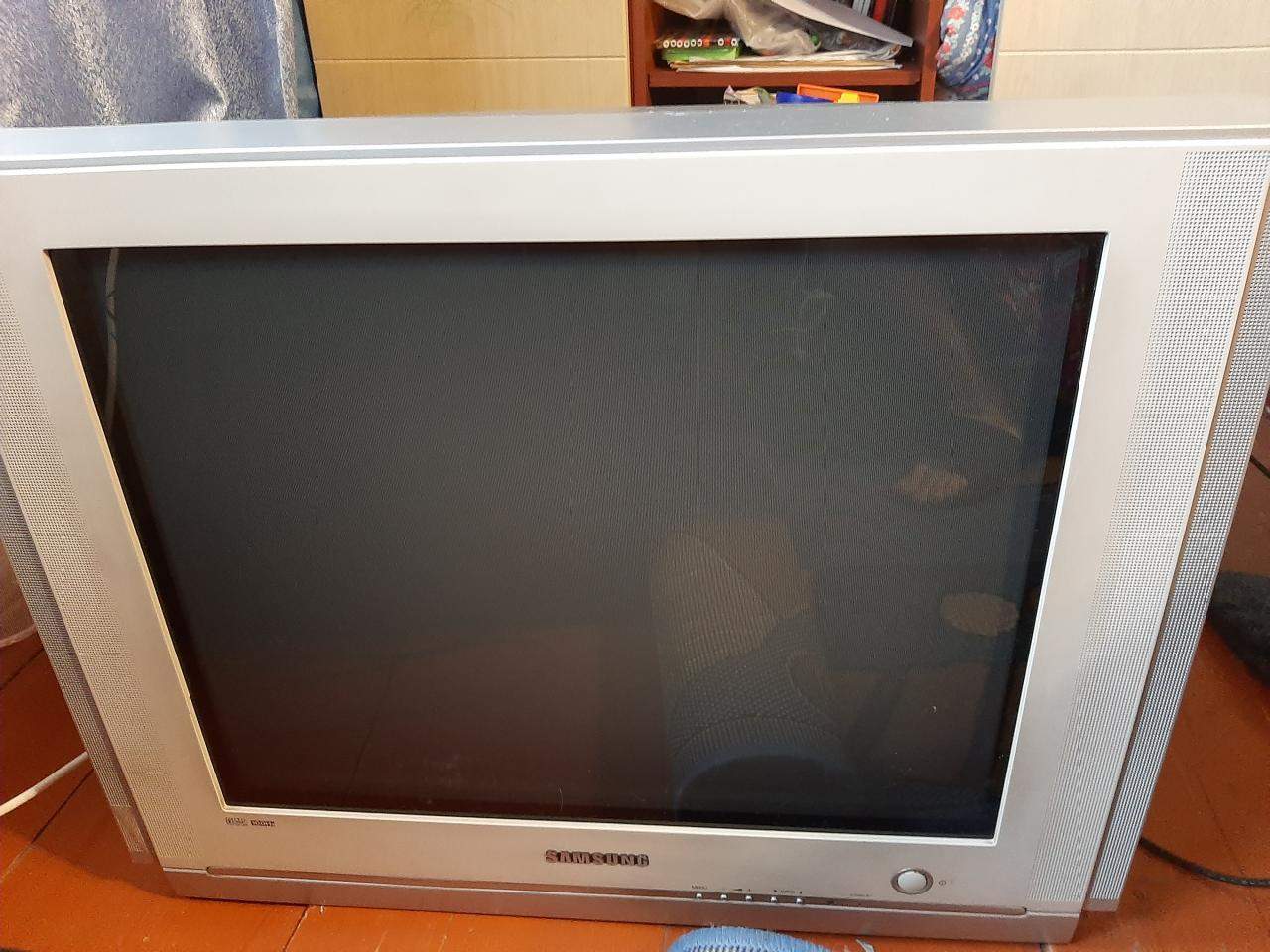 Продам телевизор самсунг. Телевизор самсунг старого образца серый.