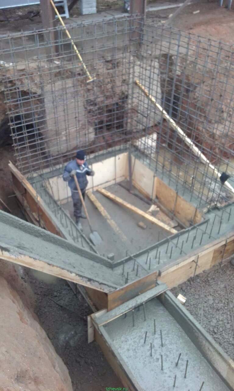 Заливка фундамента. Монолитные работы по устройству фундамента. Монолитная плита h=200( с изопинком). Монолитный бетонный фундамент. Фундамент красивое фото.
