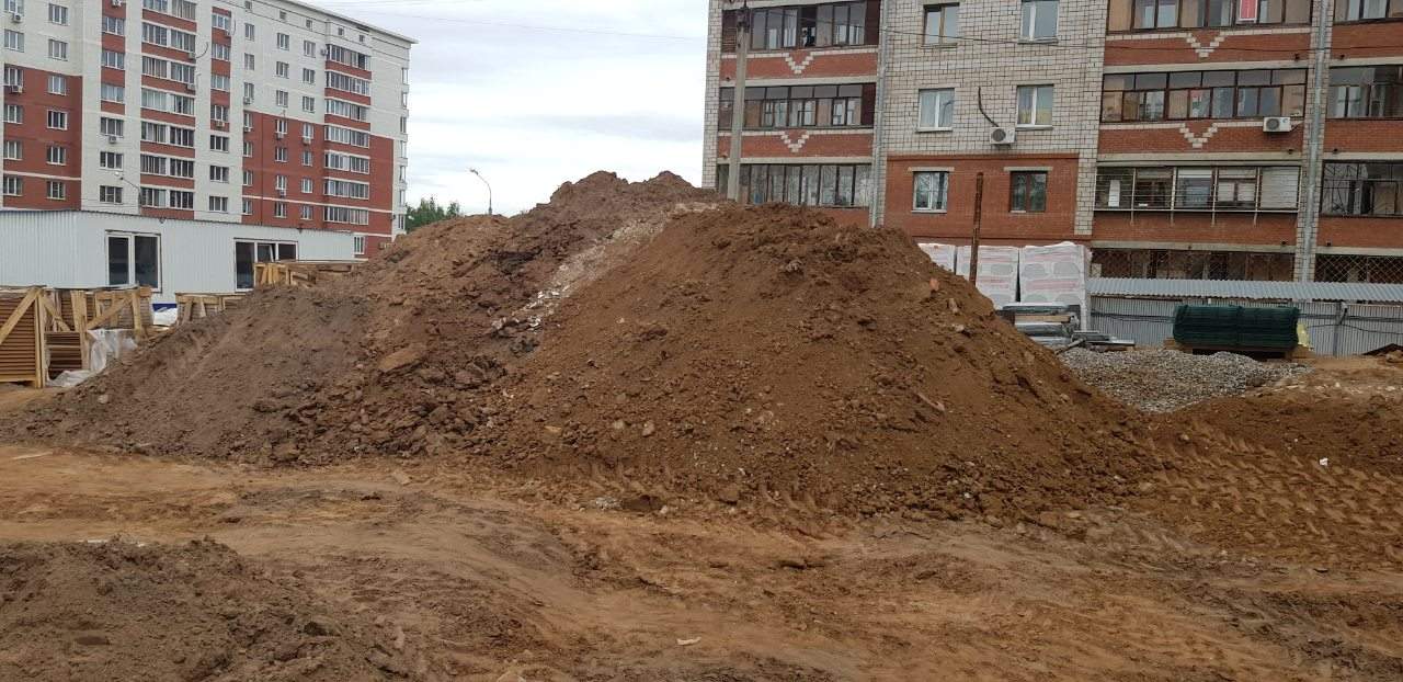 грунт чернозем. уфа грунты. перегной купить в акъяре. растительный грунт (торфо-песчаная смесь). уфа грунты.