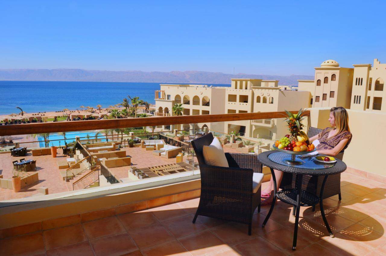 Swiss-belresort pecatu фитнес. Grand tala bay resort aqaba. Grand tala bay aqaba. Tala bay hotel resort aqaba. Grand swiss.